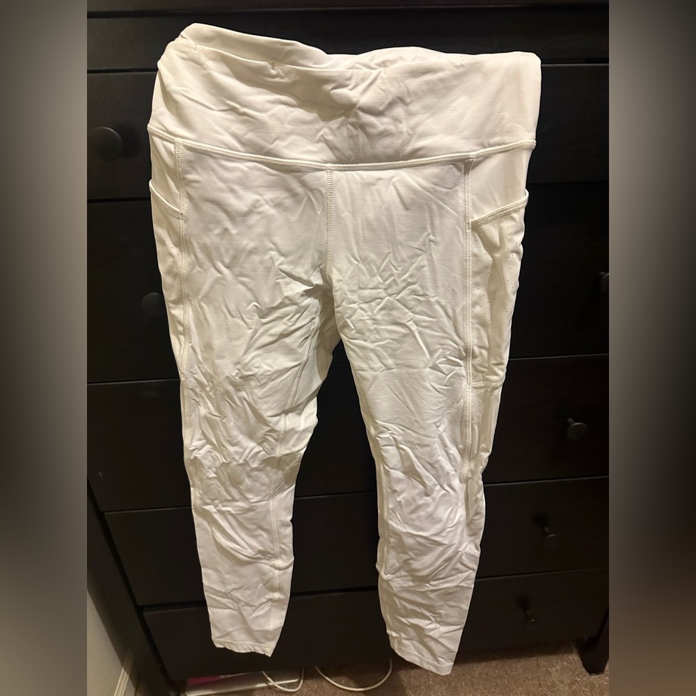 White lulu lemon leggings size 6! Never worn.
